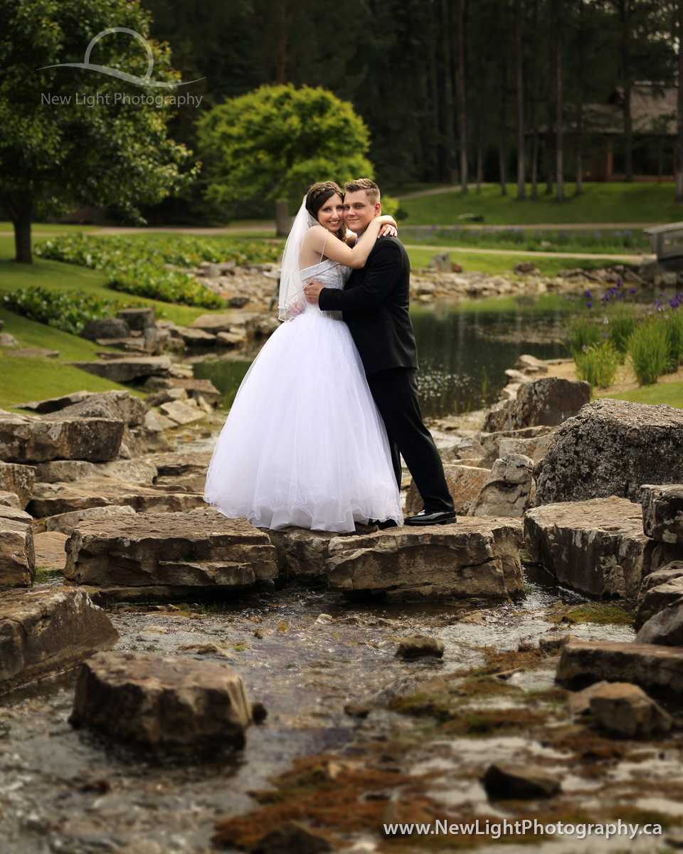 Wedding Couple at the UofA Botanic Garden